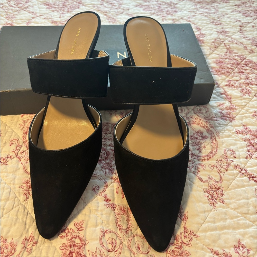 Ann Taylor Black Women's Heels, 2” comfy